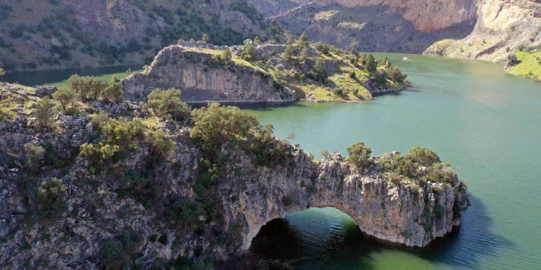 Tarih ve doğa burada buluşuyor! Yıllar süren aşındırmanın  armağanı 7